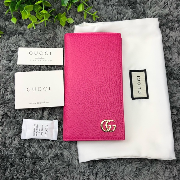 Gucci GG Marmont bifold Wallet Case iPhone 7/8 Case with interior card - Picture 12 of 15